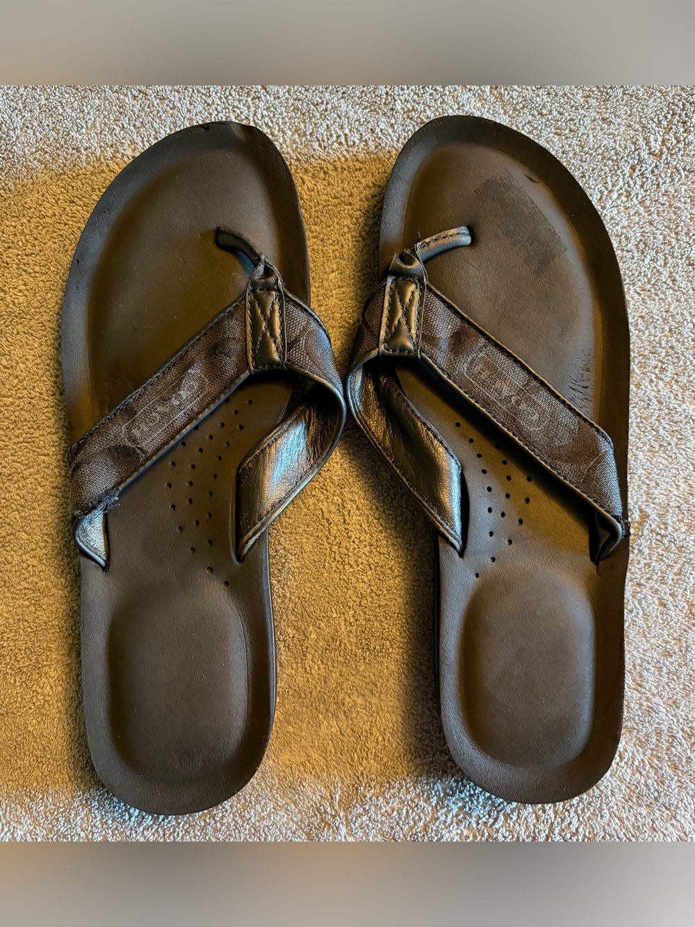 Coach 8B Jolie flip flops